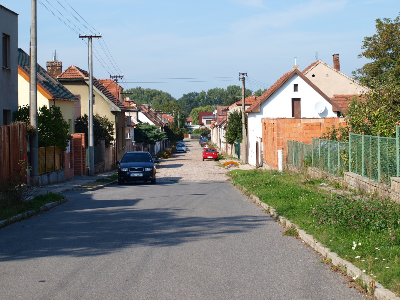 ulice nová od ulice ke hřišti